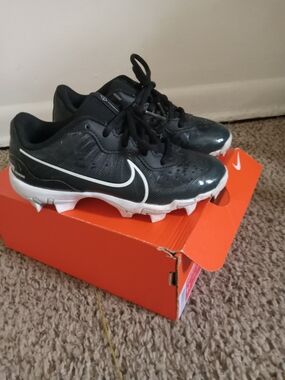 Nike Kids Black and White Cleats